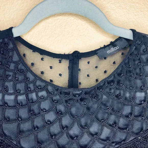 MILLOU Black sheer sleeveless textured dot blouse - Picture 2 of 5